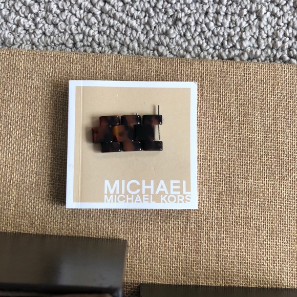 Michael Kors Tortoise & Gold Watch - Picture 4 of 5